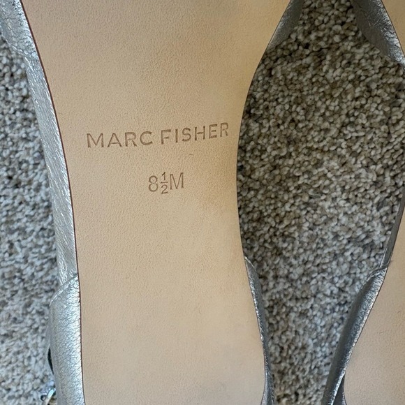 Marc Fisher - Women's Brodie Buckle Knotted Heel Sandals - Size 8.5 - Silver - Picture 10 of 11